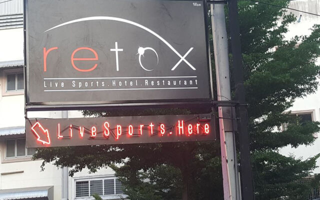 Retox Bar Hotel and Restaurant вид на фасад