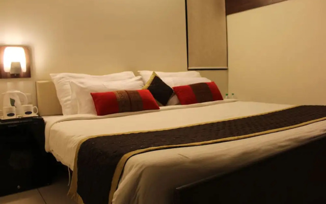 Hotel R K Palace