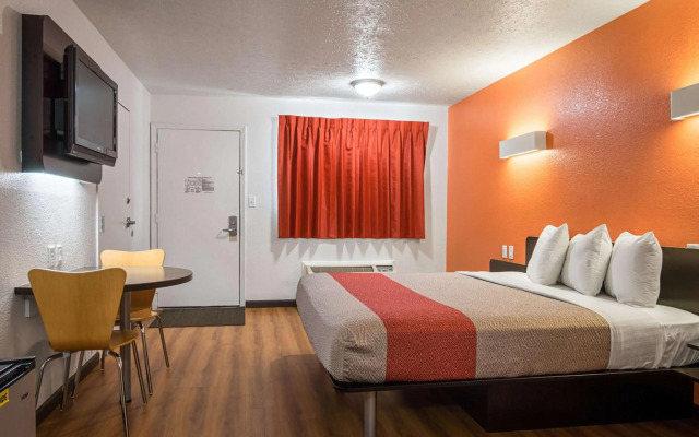 Motel 6 Columbus, OH - OSU