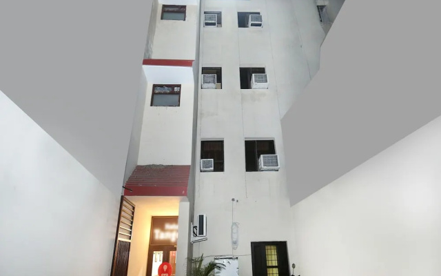 OYO 10377 Hotel Tango