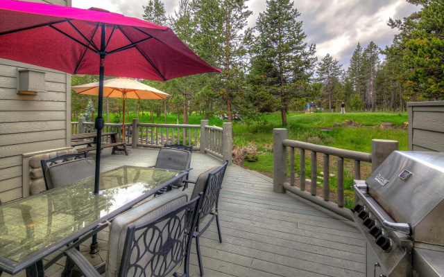 Silver Pine Lodge