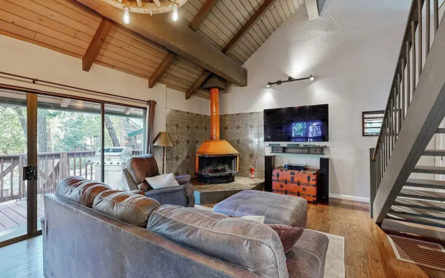 Walk to Golf & Restaurants: Serene Twain Harte Gem