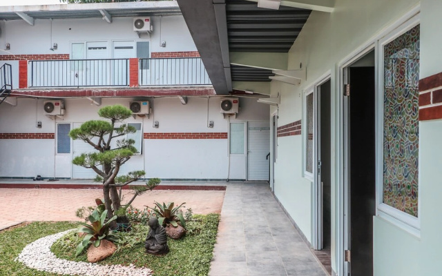 OYO Life 1823 Tekno Residence