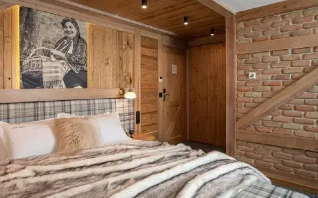 Zara Chalet