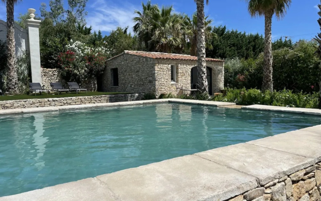 Pavillon de Charme 4p Piscine Jardin vue Solarium