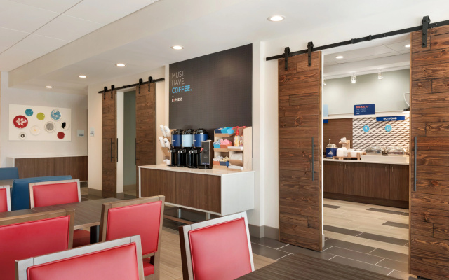 Holiday Inn Express & Suites-Cincinnati South - Wilder by IHG