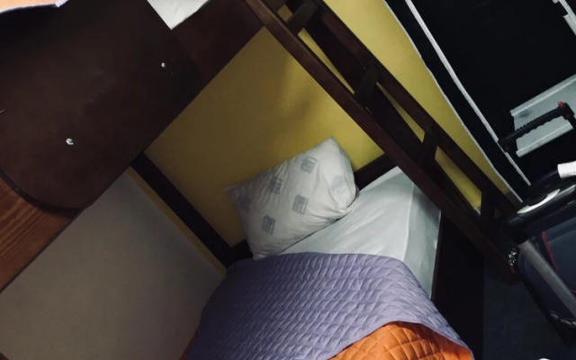 Travelholic Hostel
