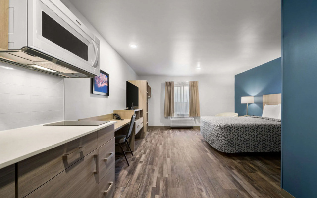 Woodspring Suites Dearborn - Detroit
