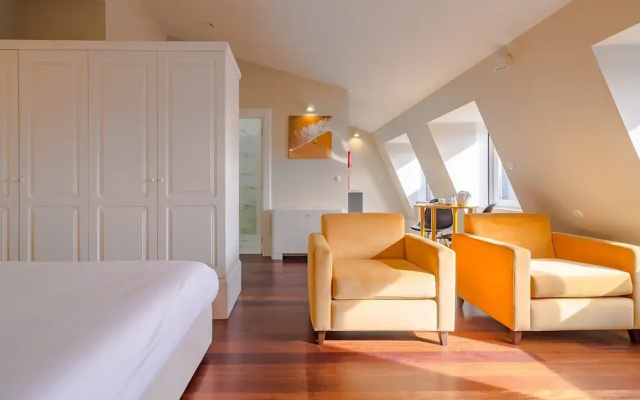 City-center Apartment With Modern Comforts