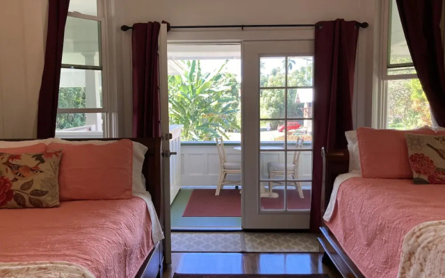 Hilo Bay Oceanfront B&B