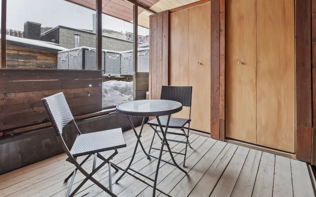 BnbEra - The Rock Apartment