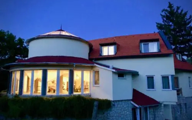 Guest House Atrium Vendégház
