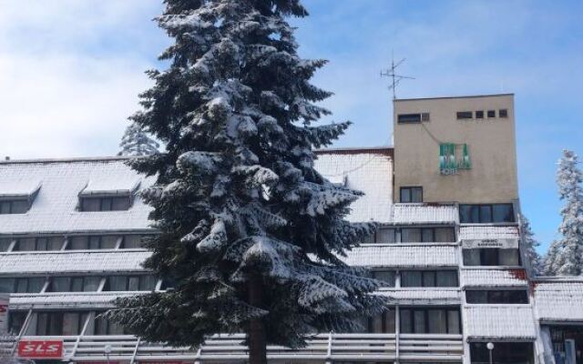 Hotel Ela вид на фасад