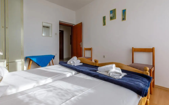 Apartment Dado