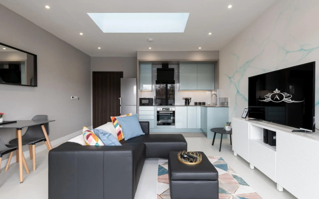 Wonderful Top-floor Apartment