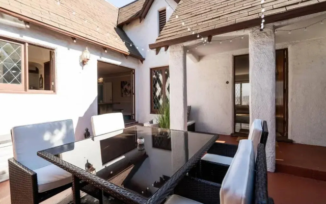 Hollywood - King Beds - Large Patio