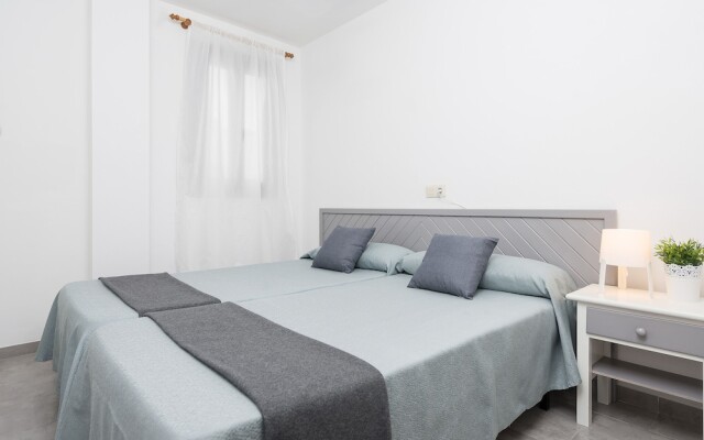 Отель Apartamentos YourHouse Alcudia вид на фасад