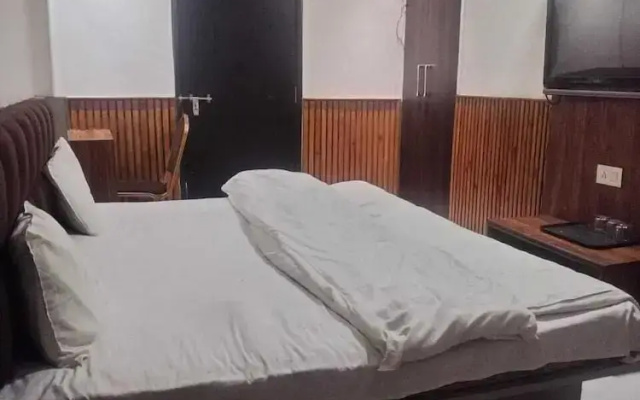 Hotel Shri Sai by OYO Rooms