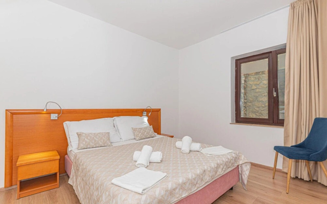Awesome Apartment in Primosten With Wifi and 2 Bedrooms