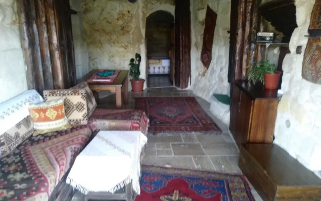 Naturels Cave House