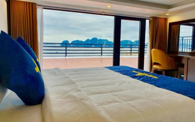 Golden Palm HaLong Hotel
