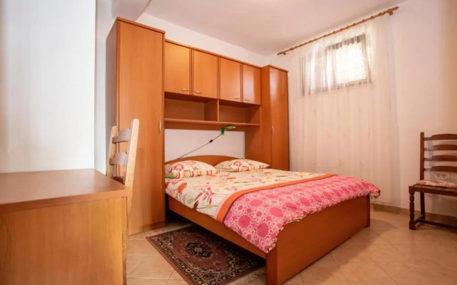 Apartments Ema