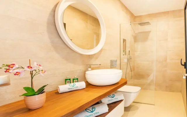 Montblau in Buger With 4 Bedrooms and 5 Bathrooms