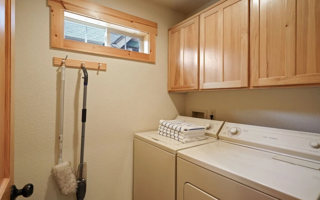 Wren 2 Bedroom Home by RedAwning