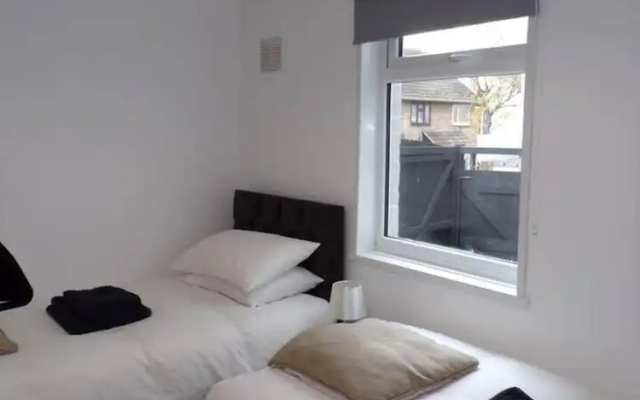 Inviting 3-bed Apartment in Southend-on-sea