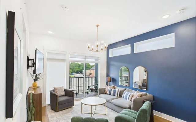 Gallatin Retreat-private Balcony-in East Nashville
