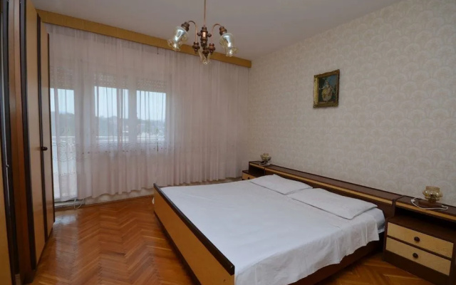 Apartment Frane