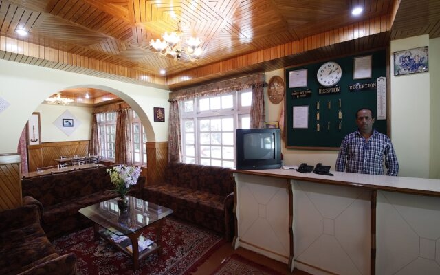 OYO 14534 Hotel Oakwood