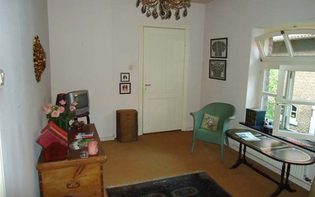 B&B Rose Court