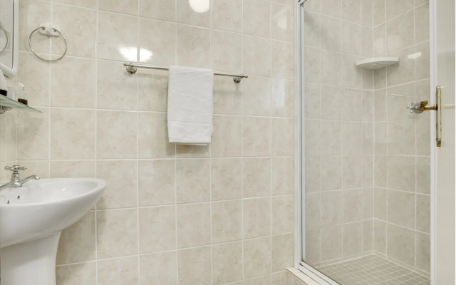 Rozenburg Guest House