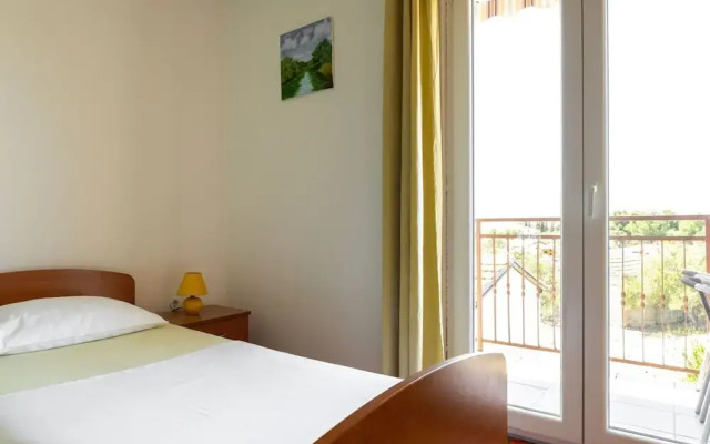 Simplistic Apartment in Rogoznica near Sea Beach