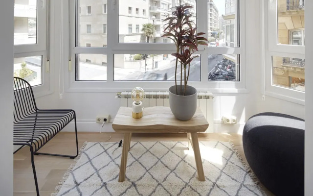 Zubieta Suite Apartment by FeelFree Rentals