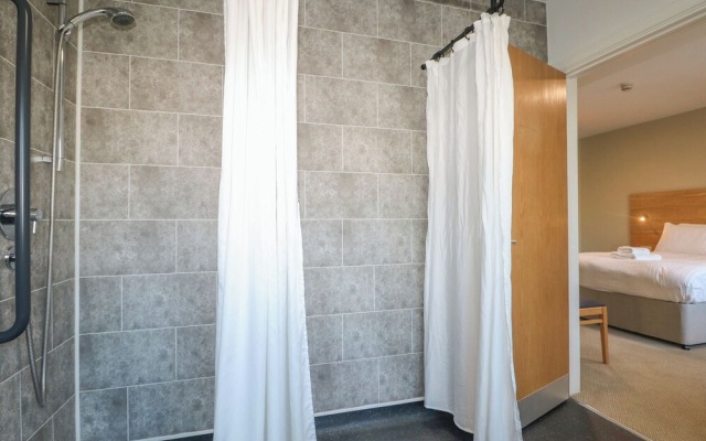 Marine Court Suite