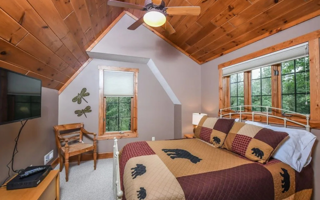 Bears Lair by Taylor Made Deep Creek