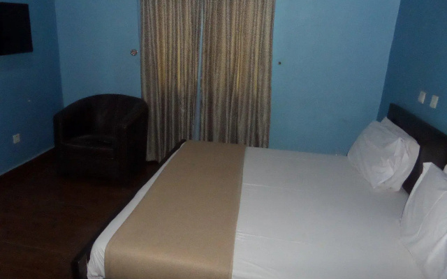 Almond View Hotel and Suites