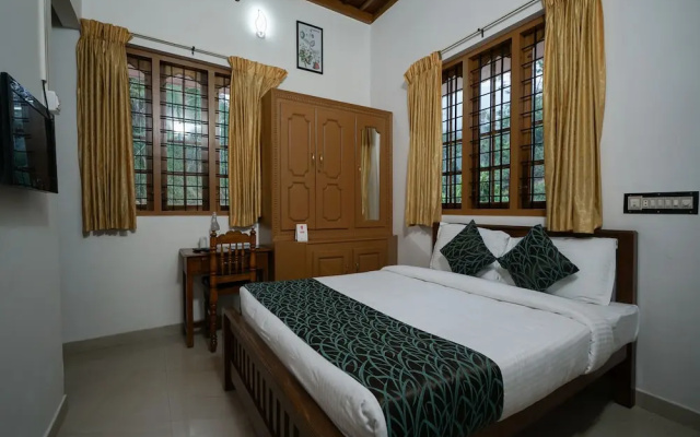 OYO 12026 Planter's Villa