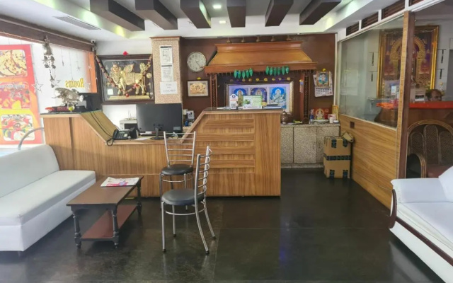 Hotel Nadaradjane Residency