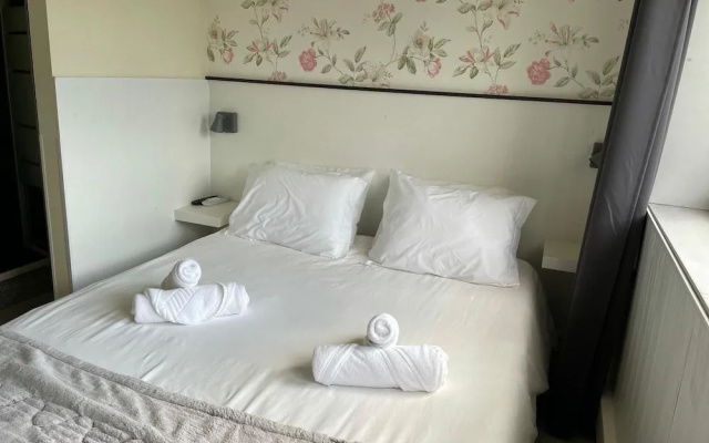 Liber Guest House