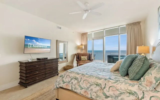 Turquoise Place C2205