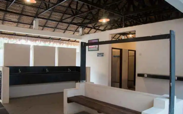 Lalasa Container Inn