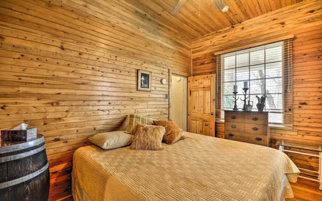 Pet-friendly Cody Home - Walk to Main Street!