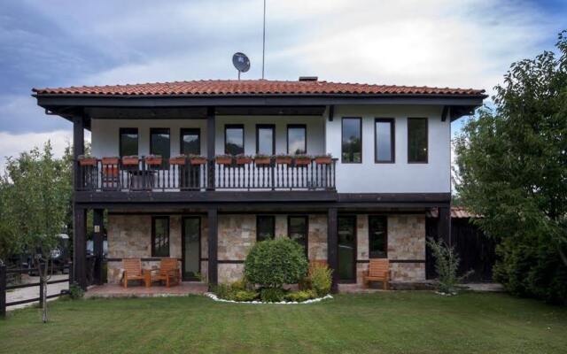 Отель Pirin Chalet Банско вид на фасад