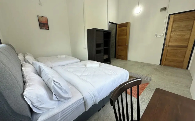 Ferringhi Inn 51
