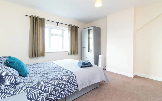 Thornbury Guest House Room 8