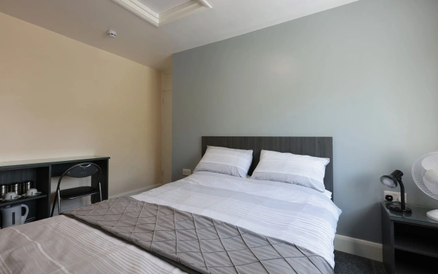 OYO Honeycroft Lodge, Uxbridge