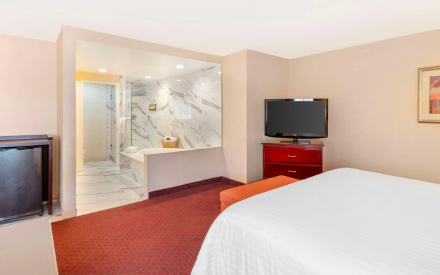 Best Western Plus West Covina Inn
